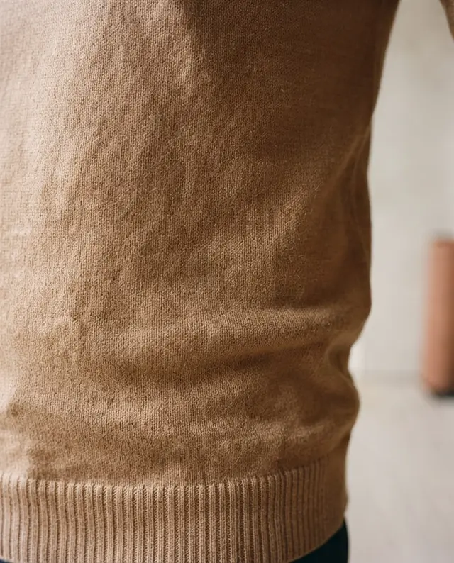 Maglia in Merino cammello, dettaglio del tessuto